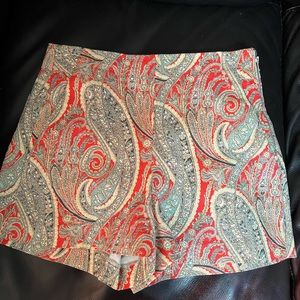 ZARA WOMAN print short size S